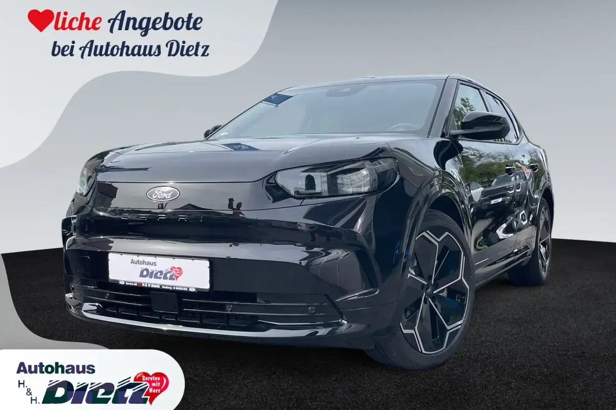 schwarzer Capri von vorne